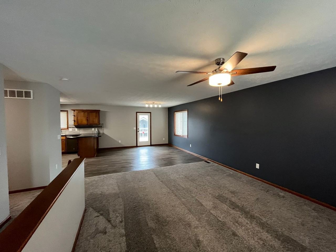 7825 Yankee Woods Dr - Photo 4 of 26