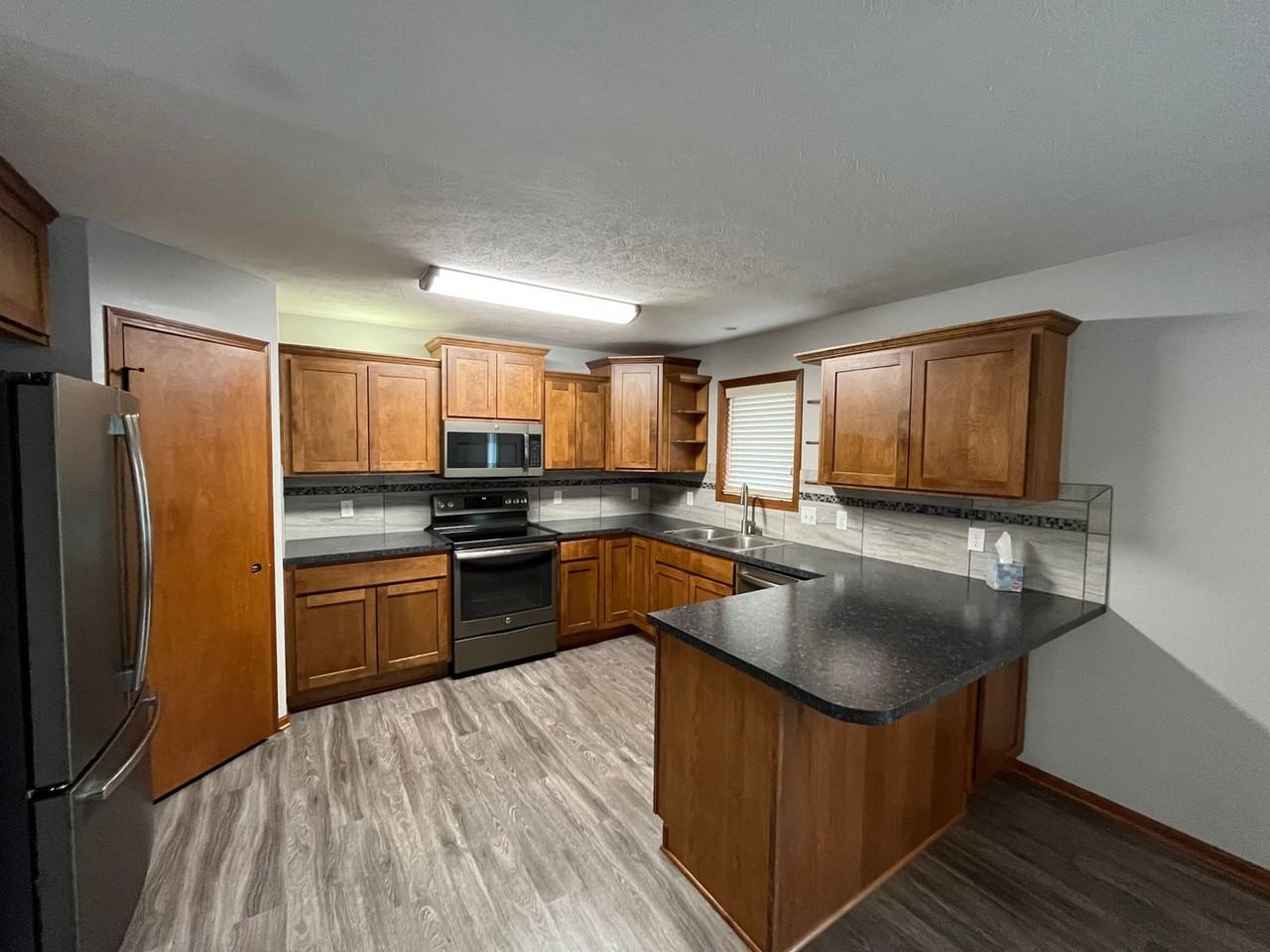 7825 Yankee Woods Dr - Photo 5 of 26