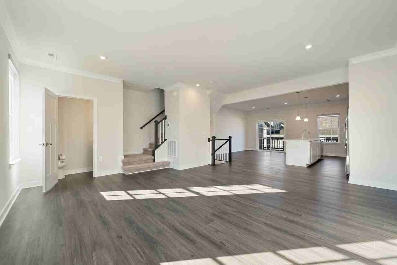 1107 Kentlands Dr - Photo 3 of 15