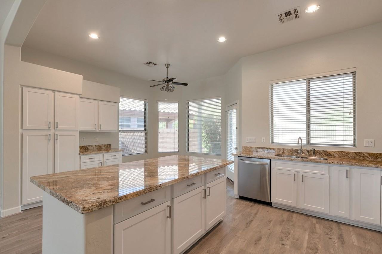 23602 N 21st St - Photo 3 of 16