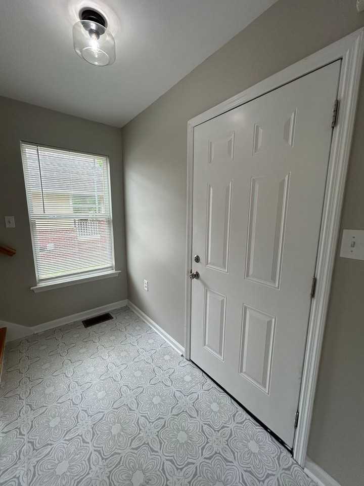 223 W 37th St - Photo 3 of 21