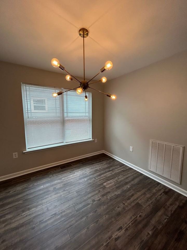 223 W 37th St - Photo 5 of 21