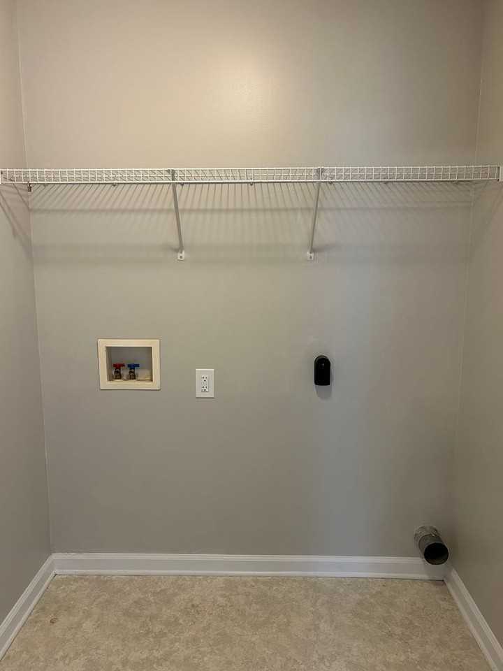 223 W 37th St - Photo 7 of 21