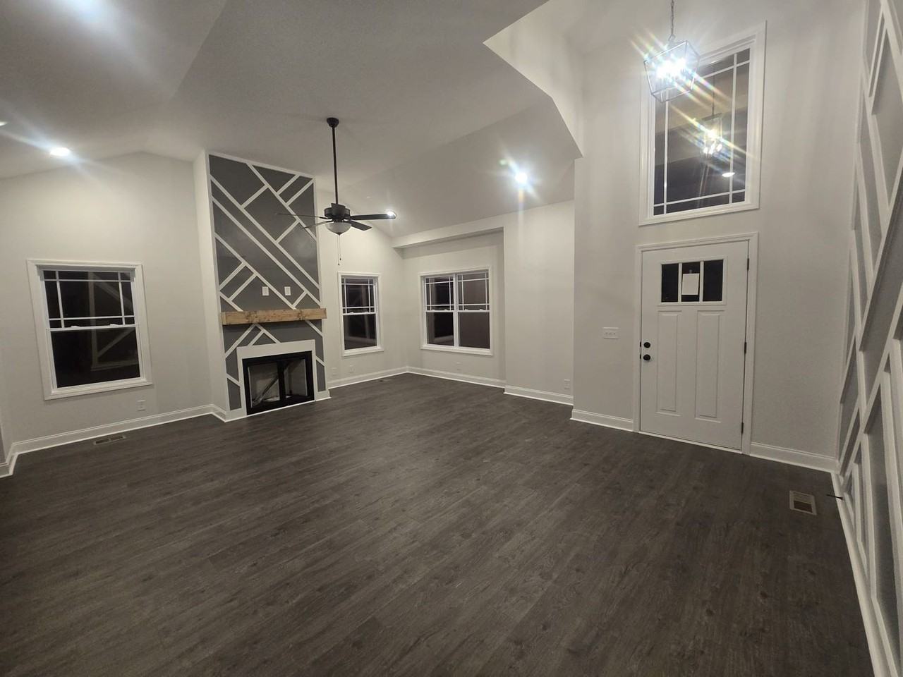 509 N Halifax Ct - Photo 3 of 25