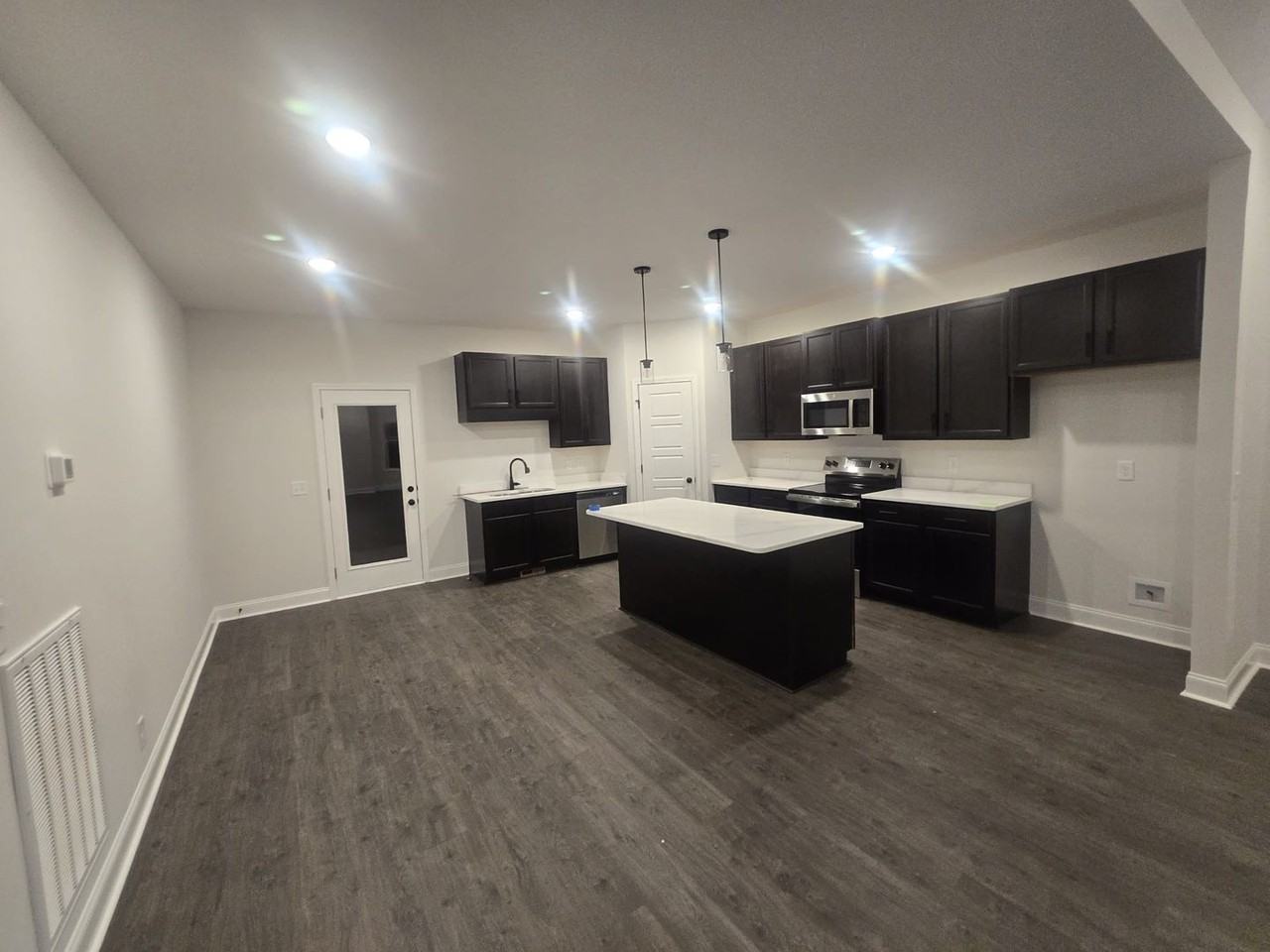 509 N Halifax Ct - Photo 5 of 25