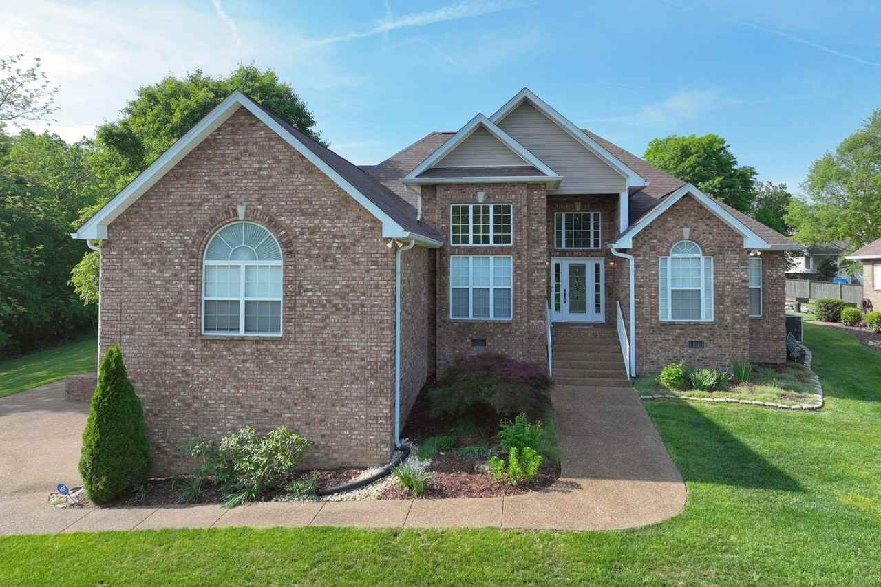 218 Thoroughbred Way - Photo 3 of 50