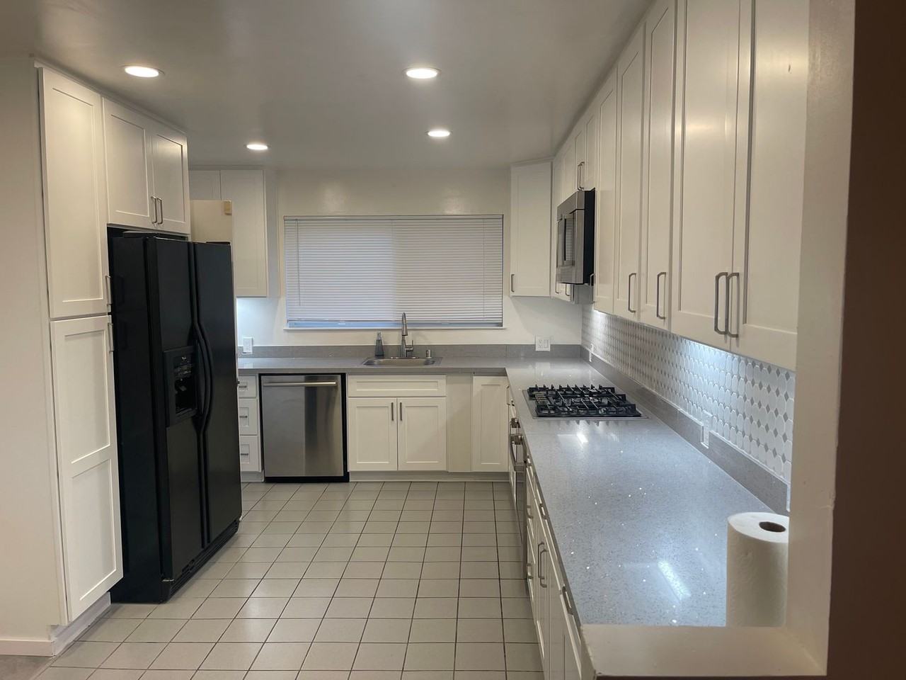 805 Onyx Ct - Photo 2 of 8