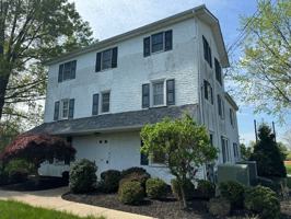 featured image of 452 E Hancock St