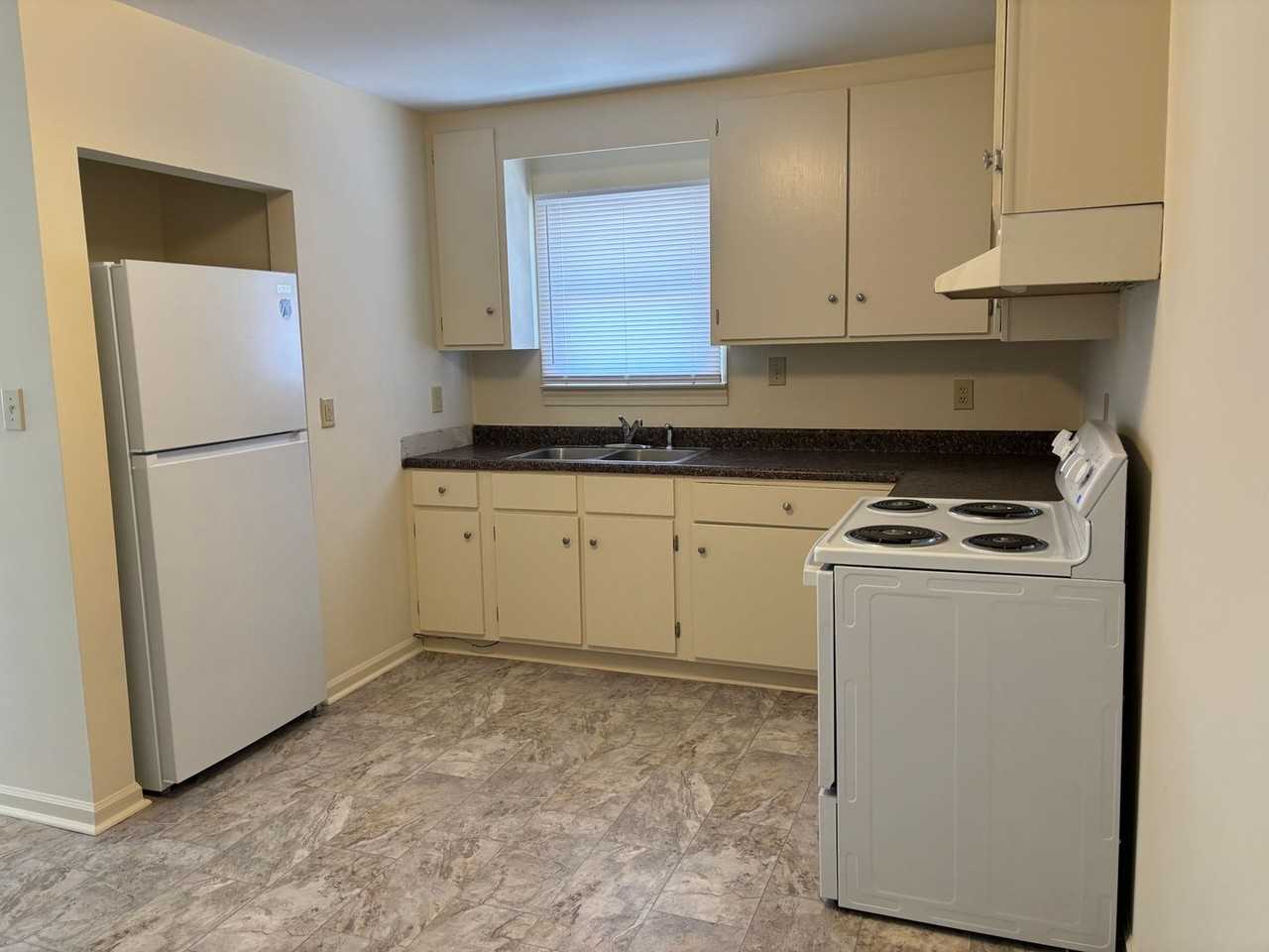 501B Live Oak St - Photo 5 of 14