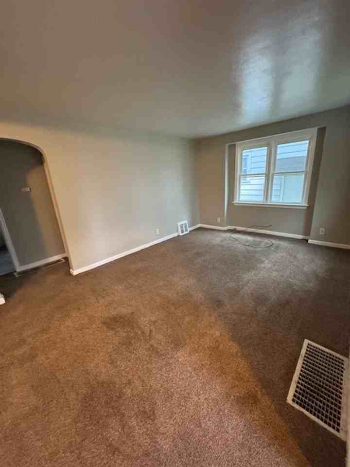 1919 Drexel Ave - Photo 2 of 7