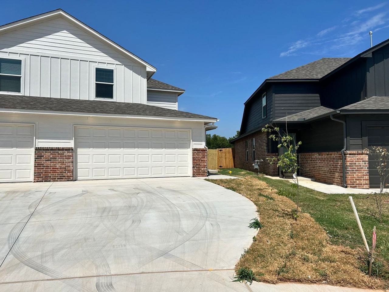 10805 Nw 119th Pl - Photo 2 of 22