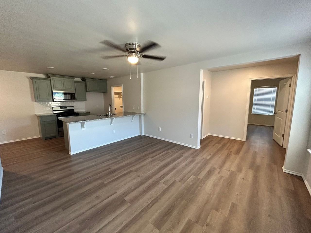 10805 Nw 119th Pl - Photo 4 of 22