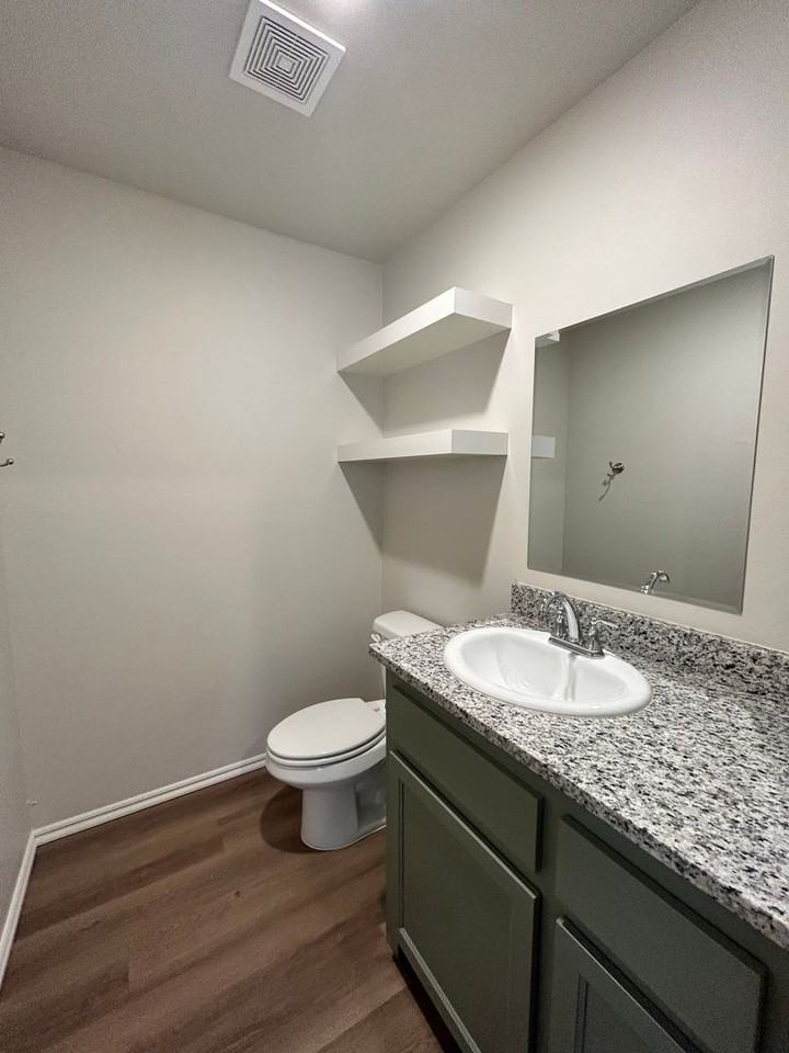 10805 Nw 119th Pl - Photo 7 of 22