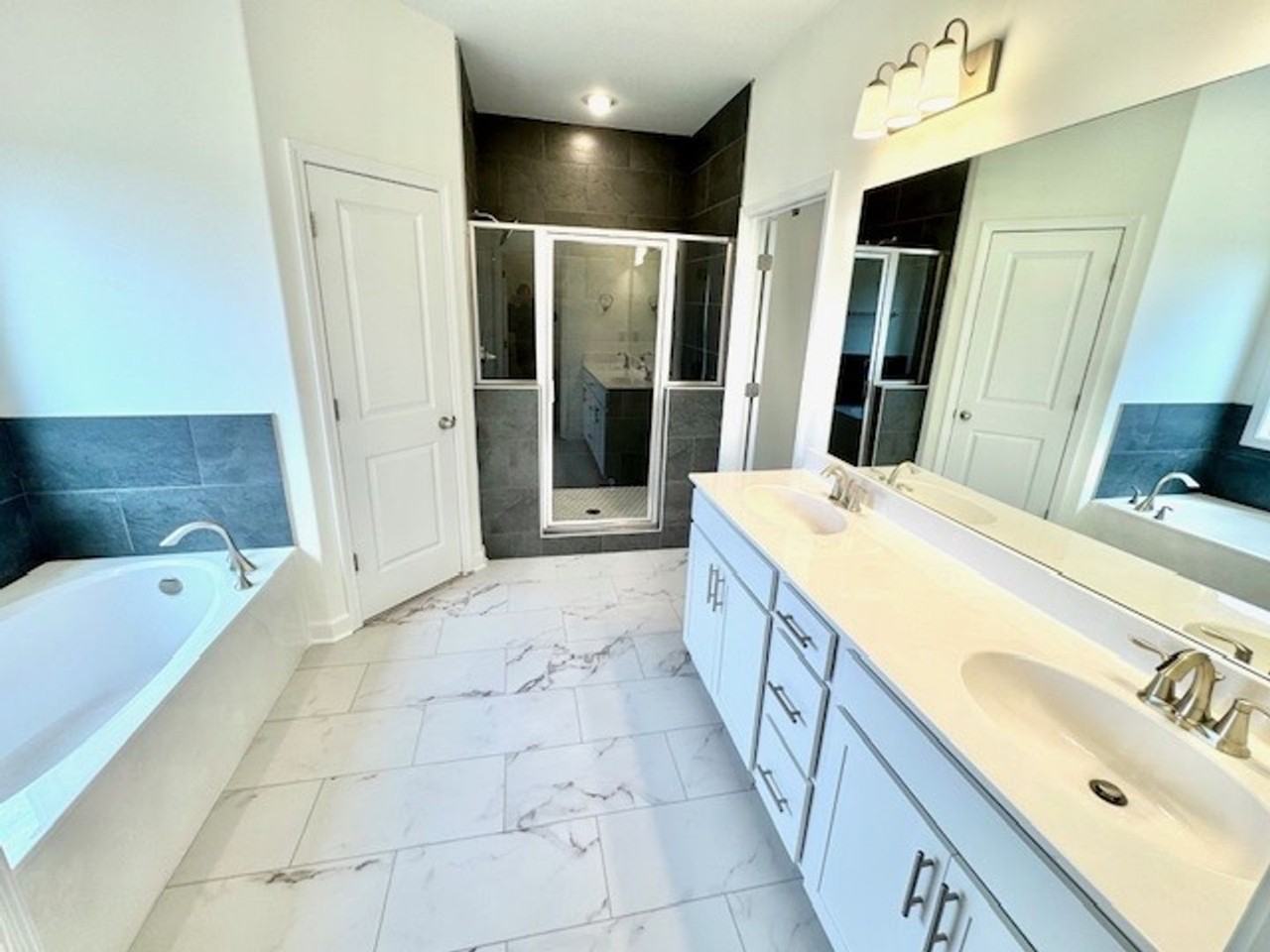 10 Hughetta St N - Photo 6 of 12