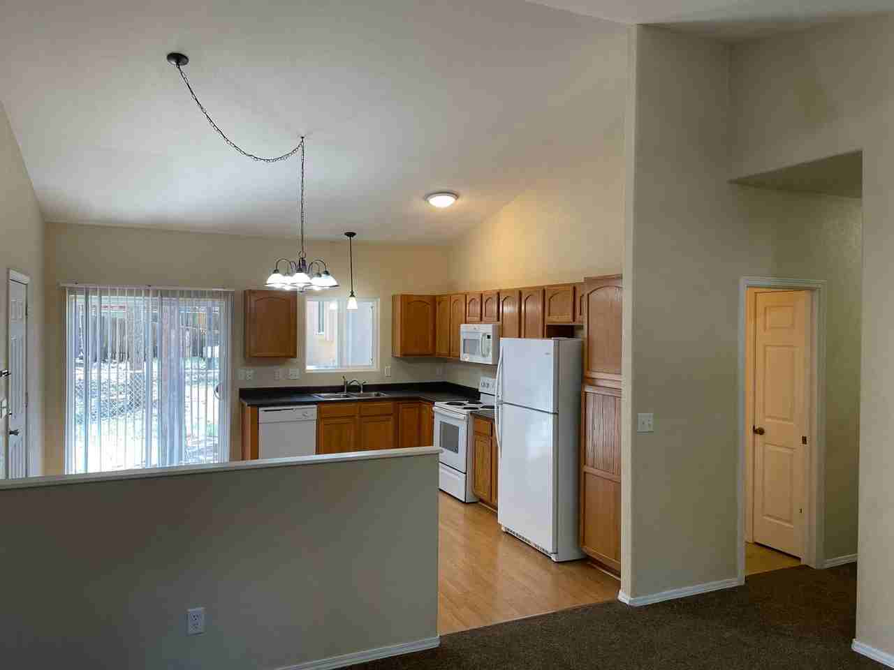 611 Lake Ave - Photo 4 of 18