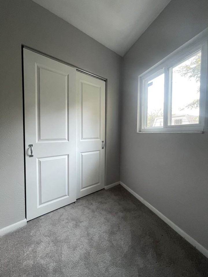 1 Arnold St - Photo 2 of 13