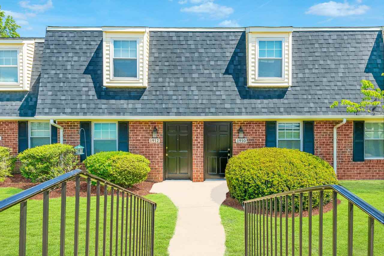 Legacy 2000 - Photo 4 of 36