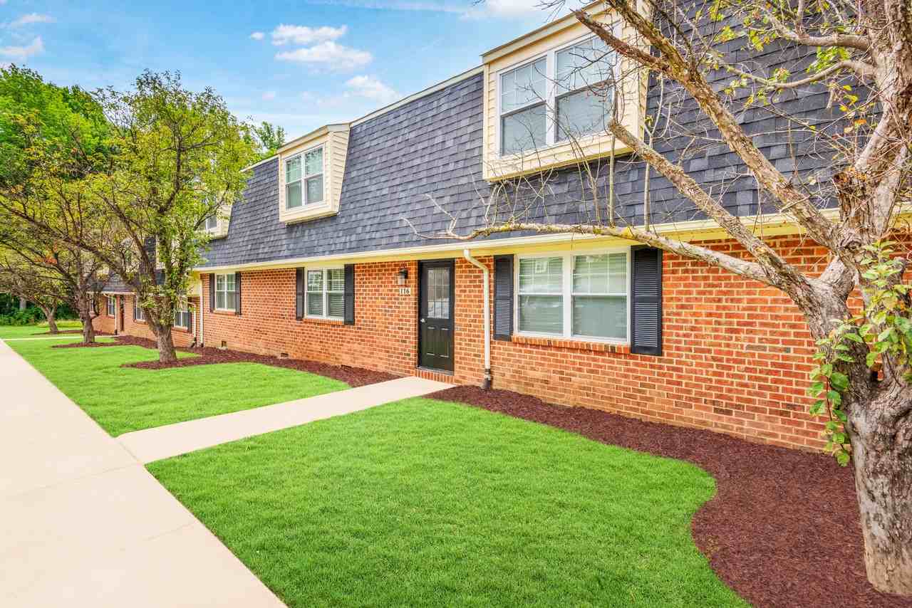 Legacy 2000 - Photo 3 of 36