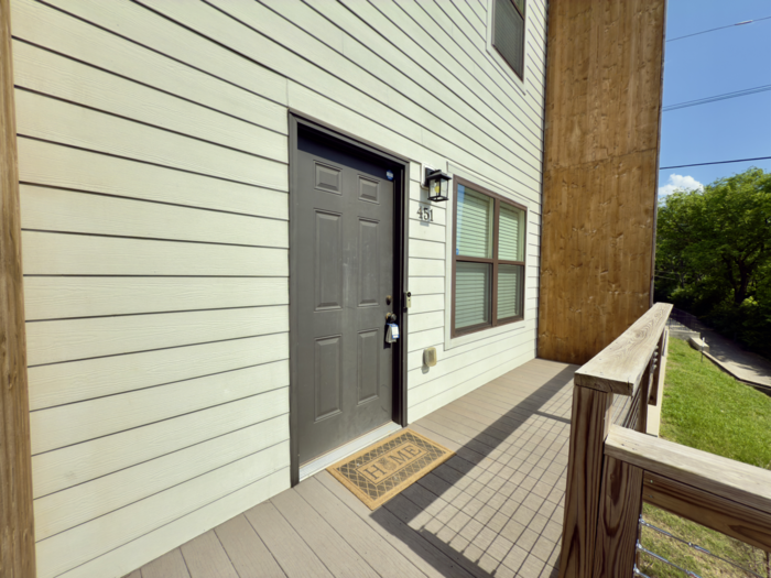 451 N 1st St - Photo 3 of 36