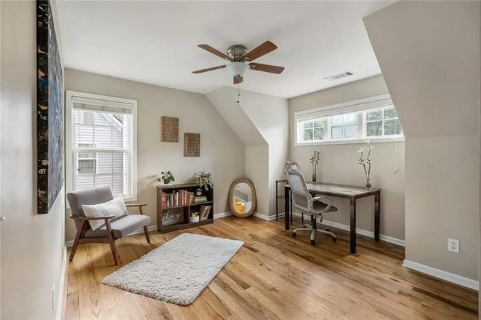 162 Lowry St Ne - Photo 2 of 20