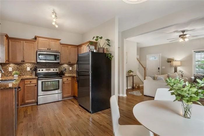 162 Lowry St Ne - Photo 3 of 20