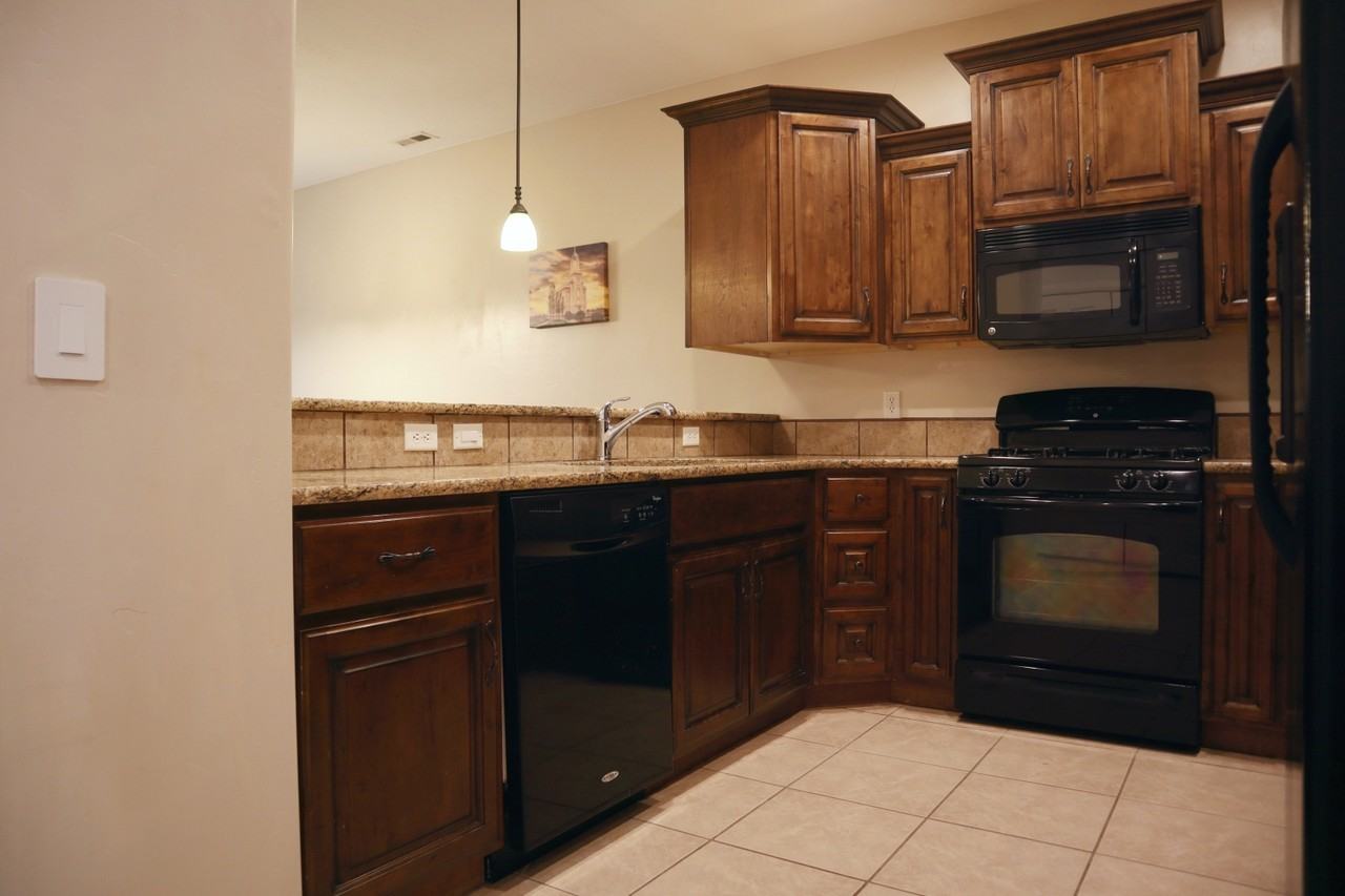 1288 N Cedar Blvd #30 - Photo 4 of 19