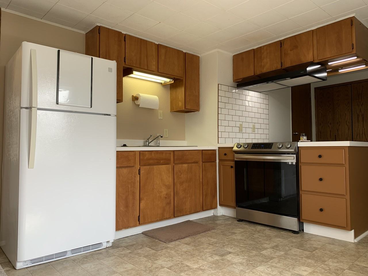 321 1/2 Chapin St #321-1-2 - Photo 2 of 10