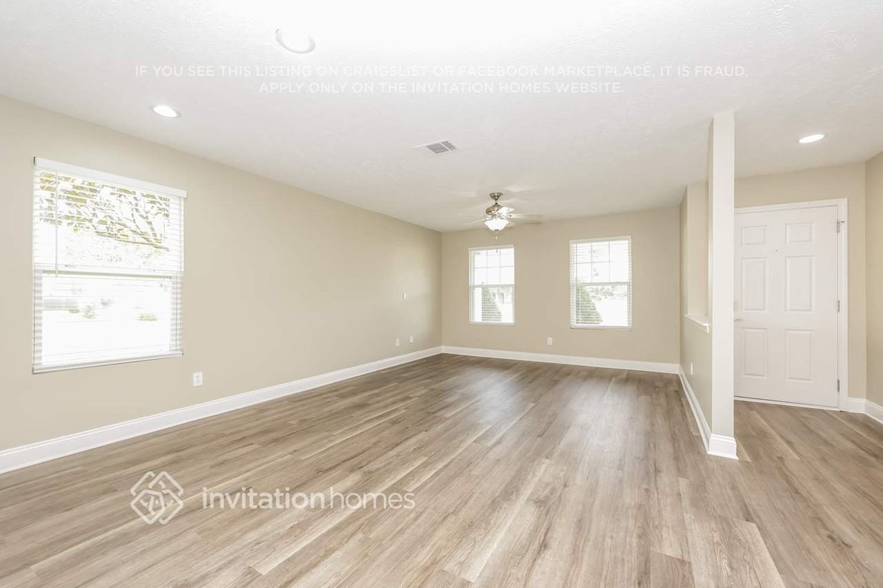 5439 Middlebury Dr - Photo 4 of 18