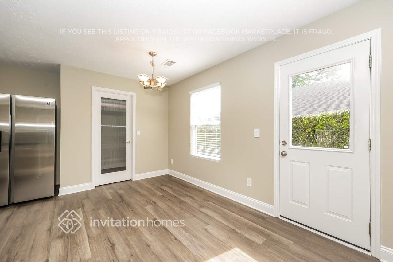 5439 Middlebury Dr - Photo 6 of 18