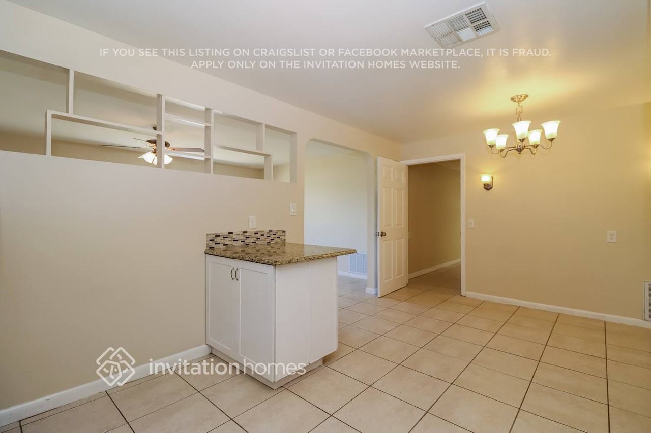 11018 102nd Ave - Photo 6 of 16