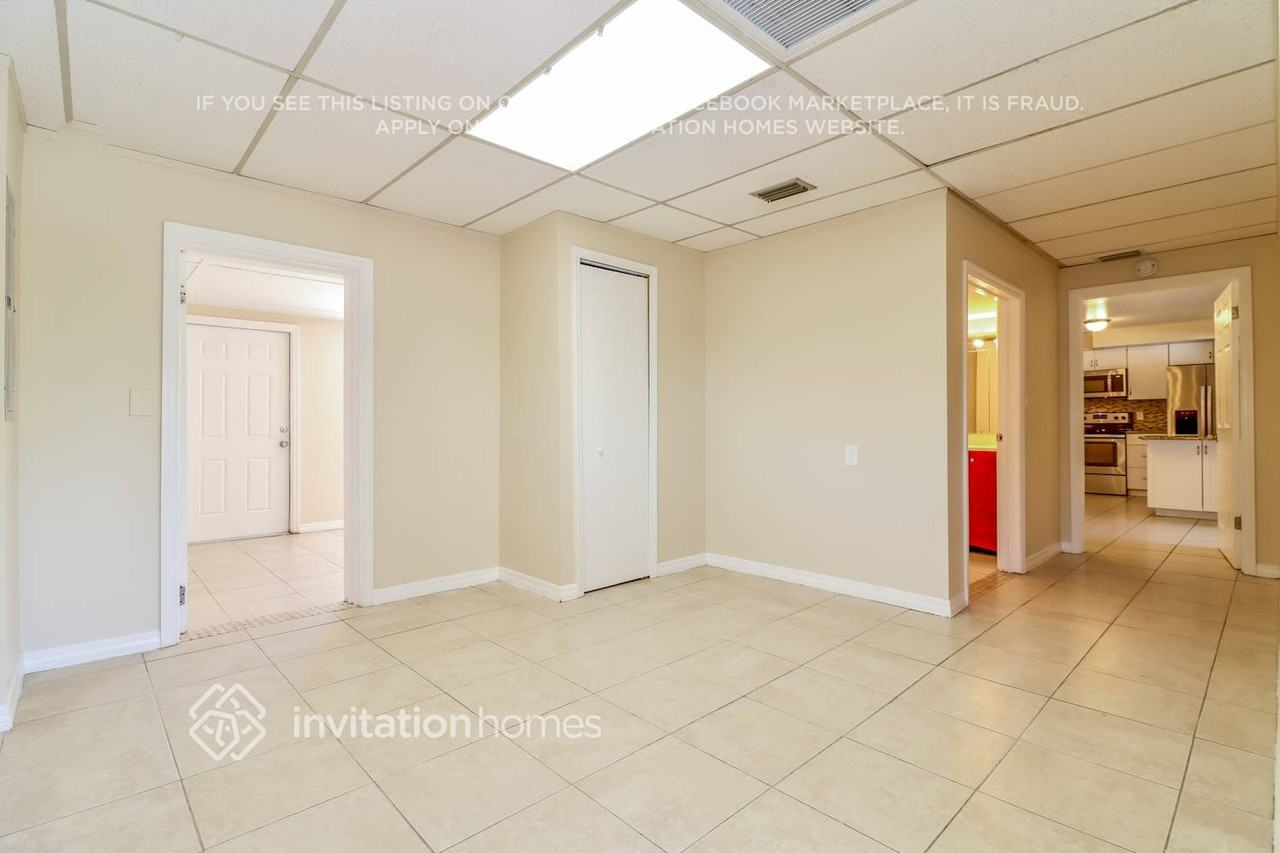 11018 102nd Ave - Photo 7 of 16