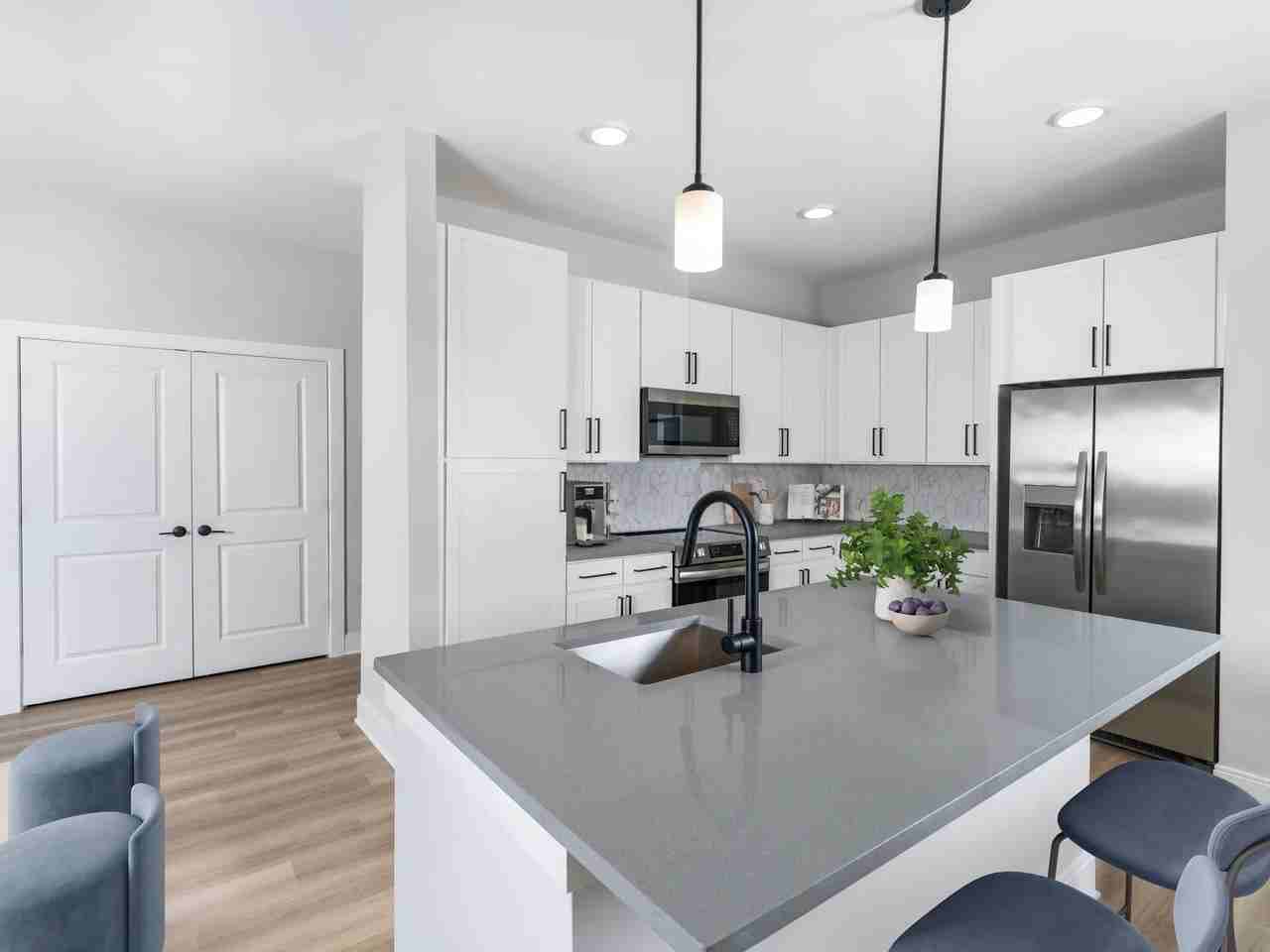 Modera Liberty Row - Photo 6 of 46