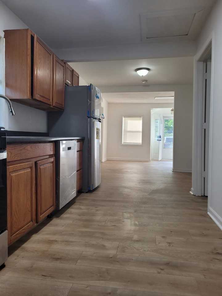 912 Elfin Ave #NA - Photo 4 of 25