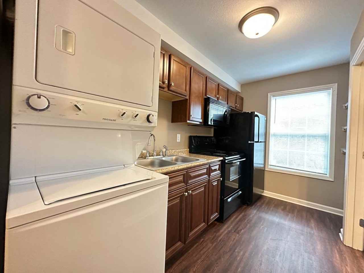 Condor Court - Photo 6 of 50