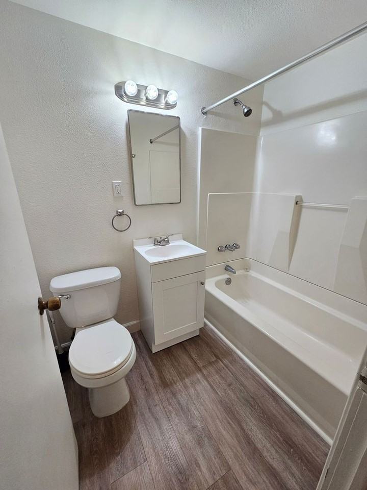 601 S Division St #14 - Photo 7 of 7