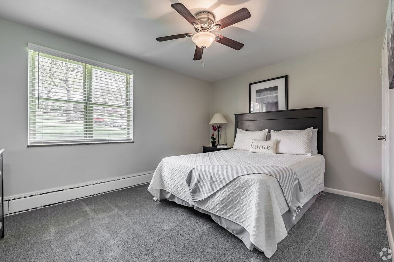 Cloverleaf Village Apartments - Photo 6 of 36