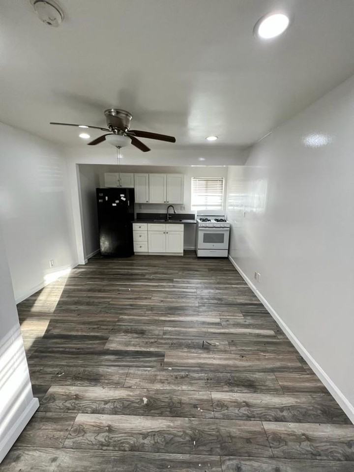 1328 E. 21st St. - Photo 2 of 9