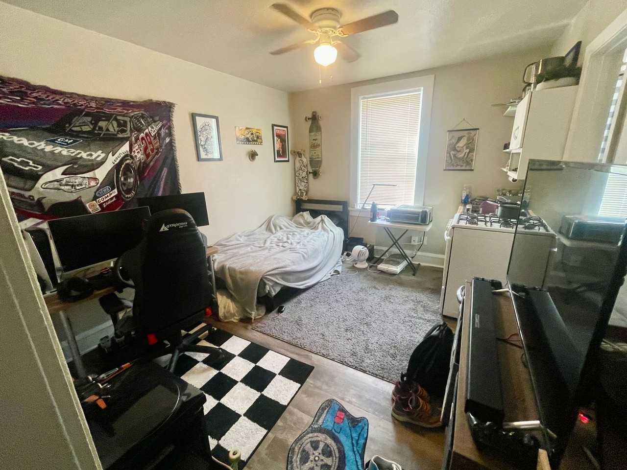 1709 E Park Pl - Photo 2 of 13