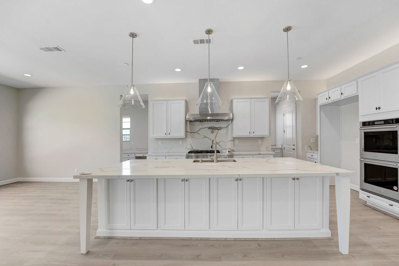 21201 Wildflower Way - Photo 2 of 40