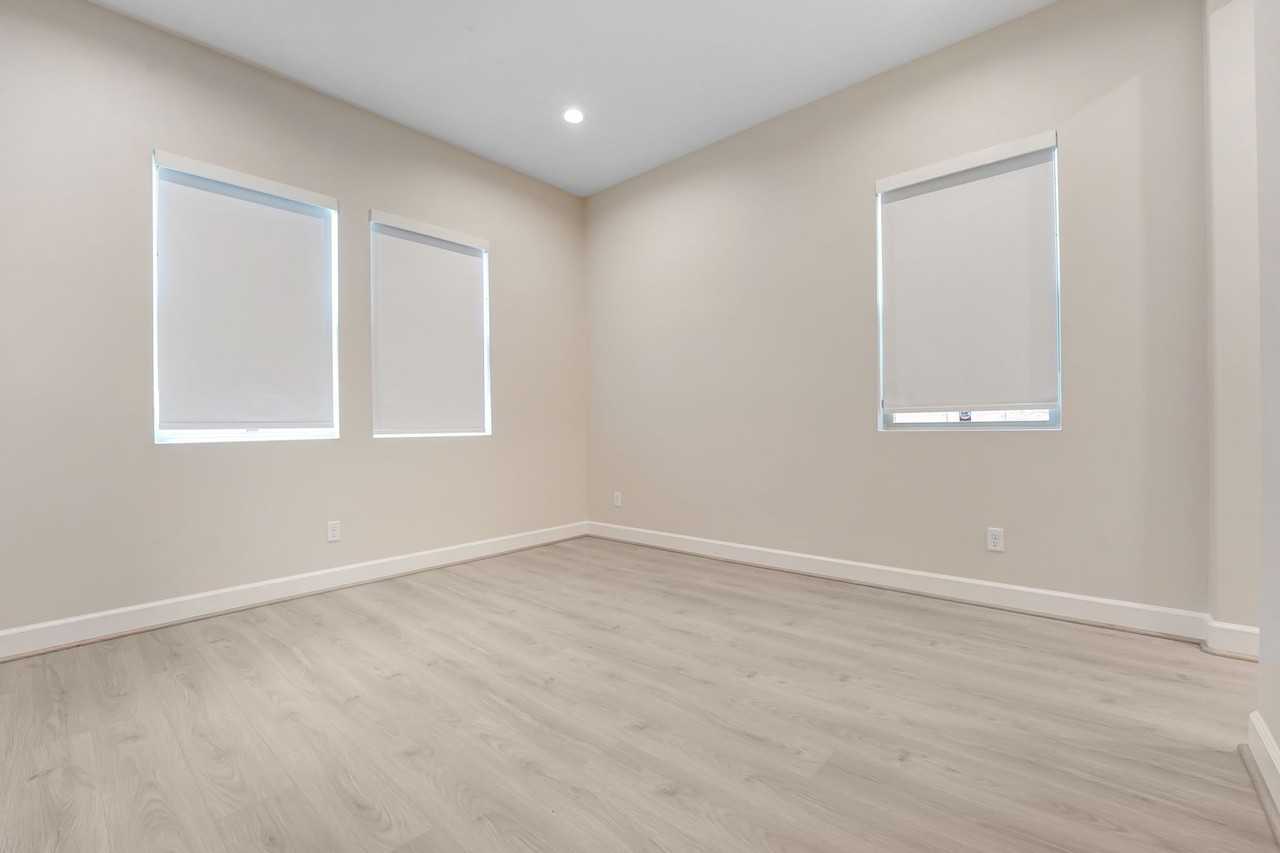 21201 Wildflower Way - Photo 3 of 40