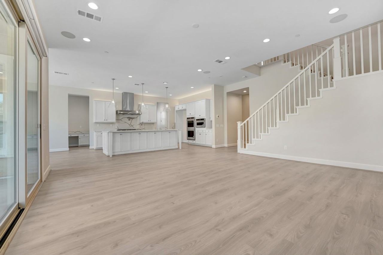 21201 Wildflower Way - Photo 5 of 40