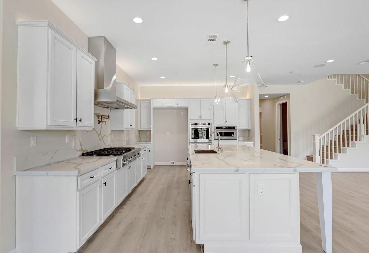 21201 Wildflower Way - Photo 7 of 40