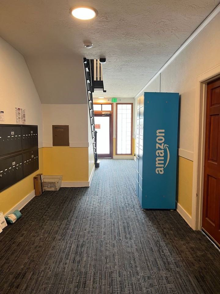 643 W 30th Street - Photo 5 of 19