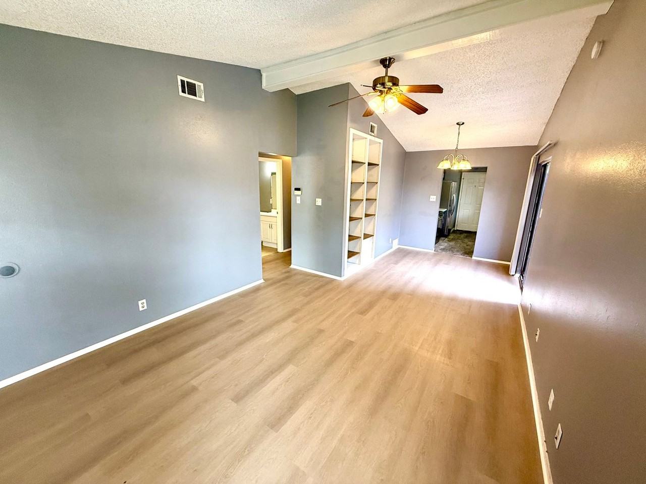 5310 Gawain Dr - Photo 4 of 27