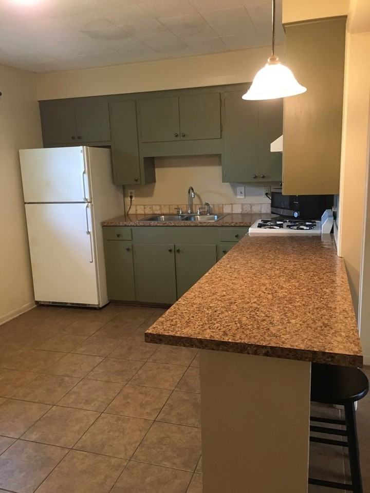 606 S Trenton St #19 - Photo 3 of 7