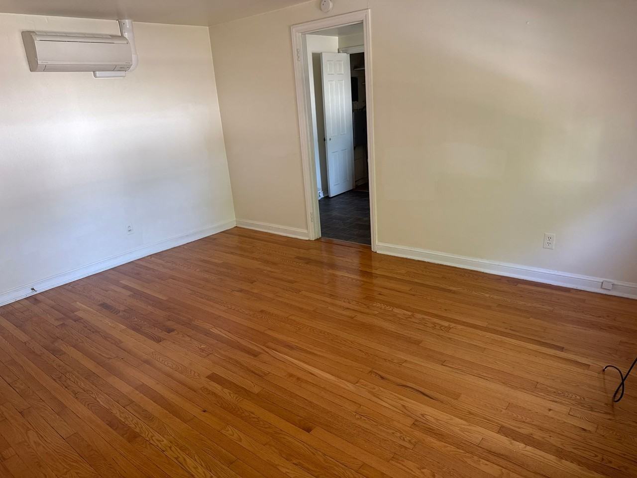 2228 W Allen Street - Photo 2 of 5