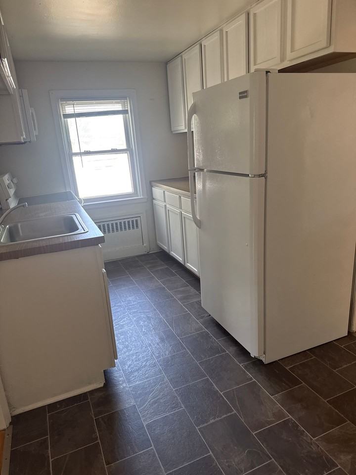 2228 W Allen Street - Photo 3 of 5