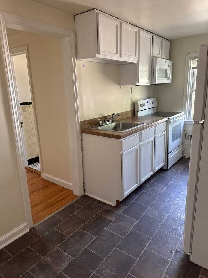 2228 W Allen Street - Photo 4 of 5