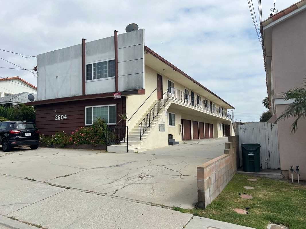 2604 Mathews Ave ##2