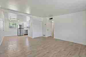 featured image of 1515 E Blacklidge Dr